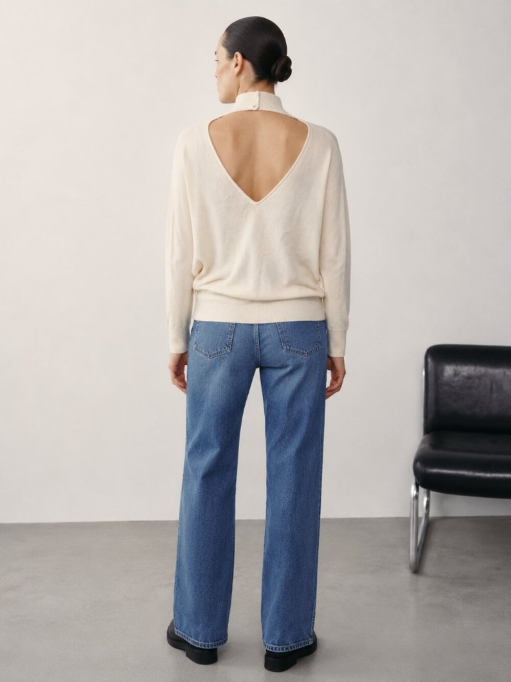 Nicole Miller Sweater Cream button mock 100% merino wool NWOT SZ M Open Back